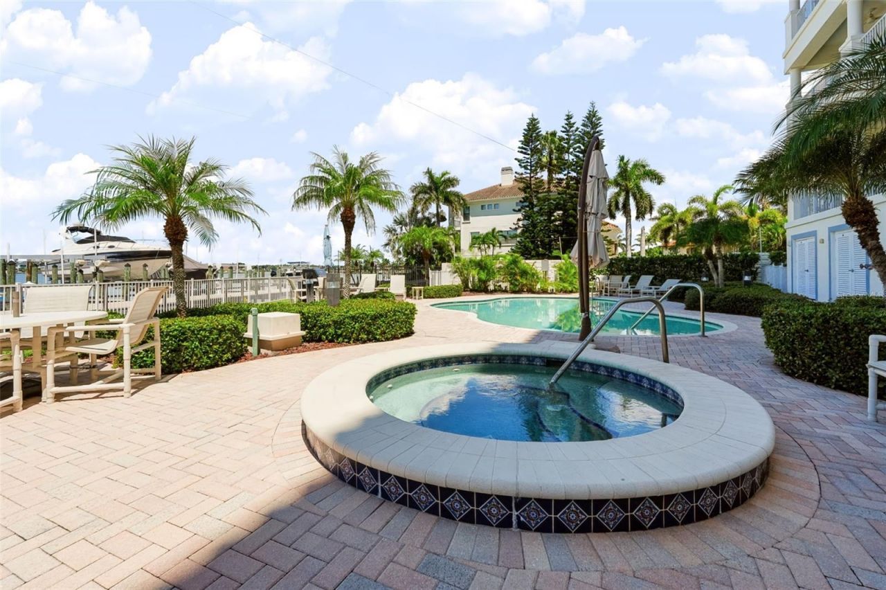 102 Wimbledon Court, Redington Shores, FL 33708 Photo