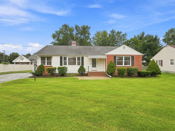 13 Parker St, Agawam, MA 01001