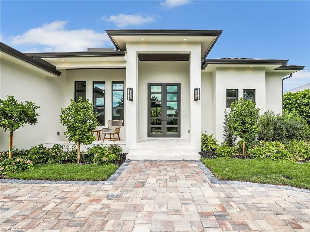 1343 12th St N, Naples, FL 34102 Photo