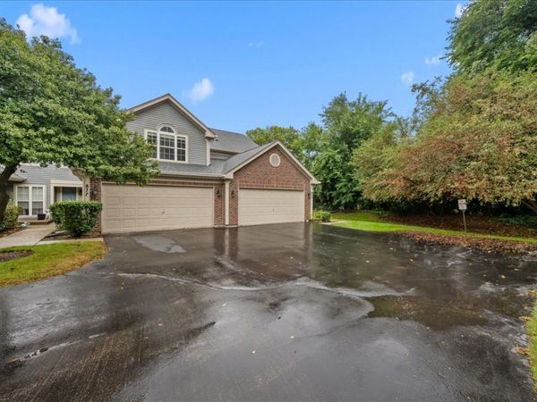 877 Wembley Court , Elgin, IL 60120