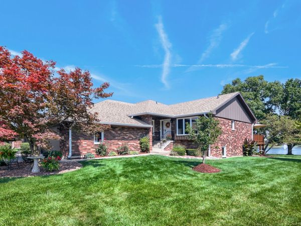 8900 Clearview Drive, Orland Park, IL 60462