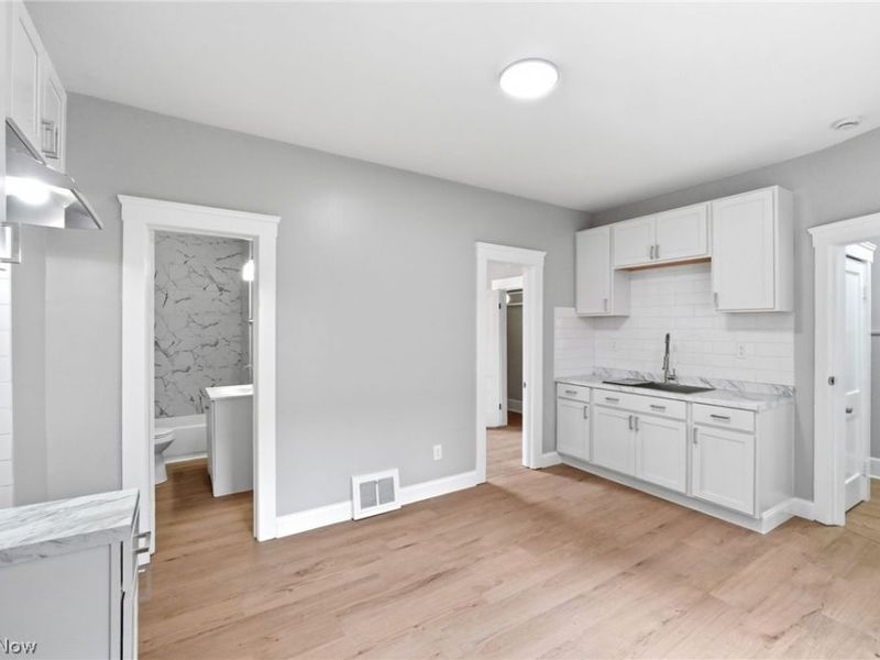6511 Fullerton Avenue, Cleveland, OH 44105 Photo 11