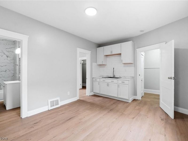 6511 Fullerton Avenue, Cleveland, OH 44105 Photo 17