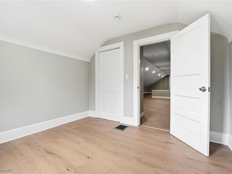 6511 Fullerton Avenue, Cleveland, OH 44105 Photo 32