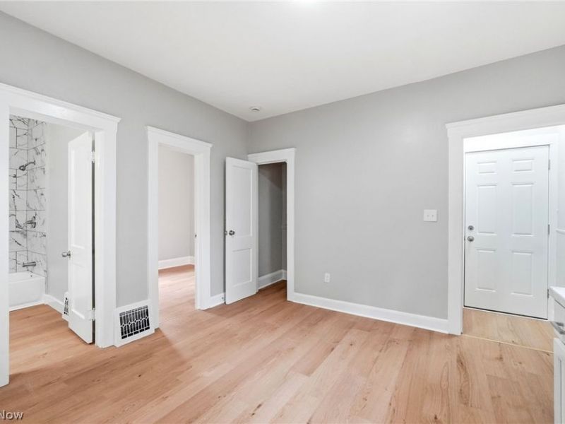 6511 Fullerton Avenue, Cleveland, OH 44105 Photo 41