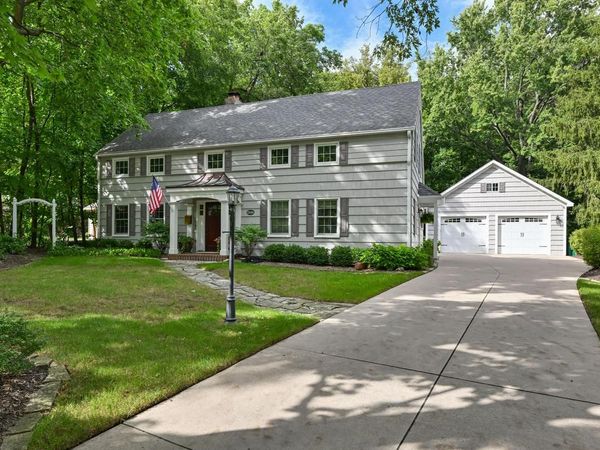N87W15686 Kenwood BOULEVARD, Menomonee Falls, WI 53051