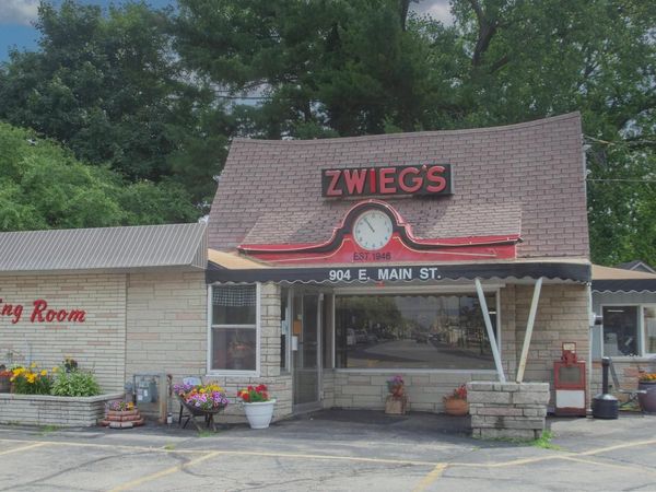 904 E Main STREET, Watertown, WI 53094