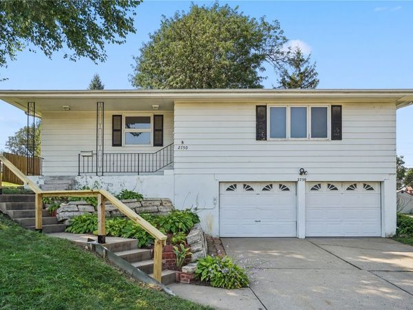 2750 Evelyn Dr SW , Cedar Rapids, IA 52404