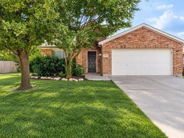 10417 Winding Passage Way, Fort Worth, TX 76131
