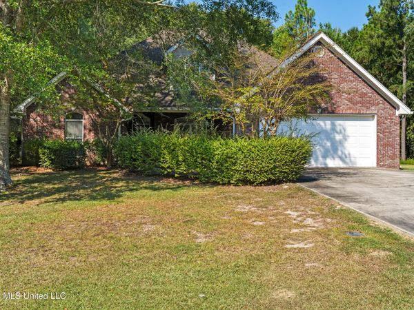 212 Morrell Circle, Hattiesburg, MS 39402