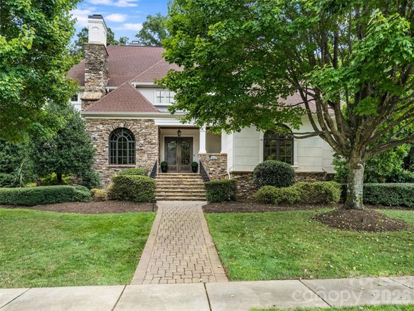 6323 Saint Stephen Lane, Charlotte, NC 28210