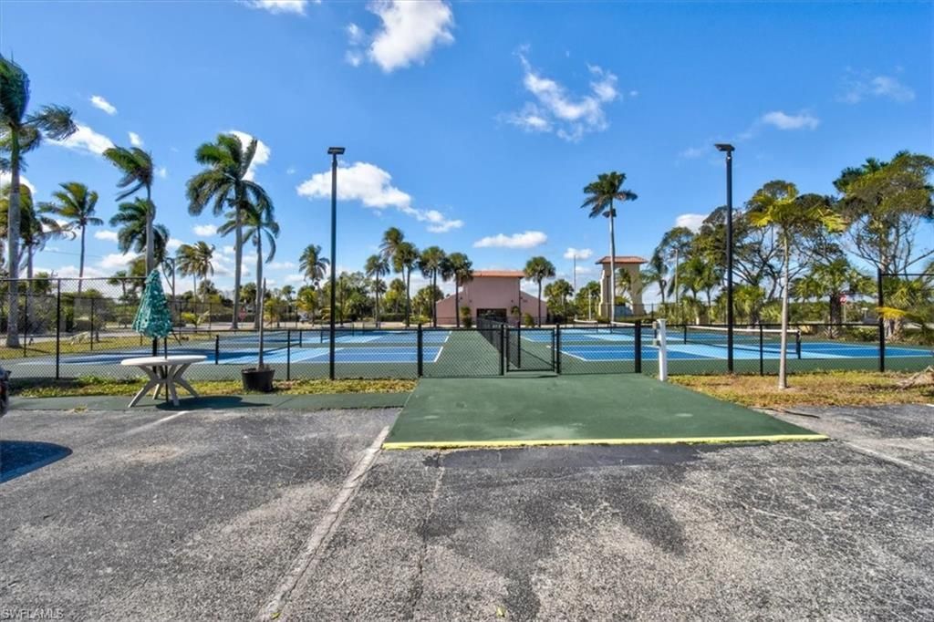 182 Newport Dr, Unit 1007, Naples, FL 34114 Photo