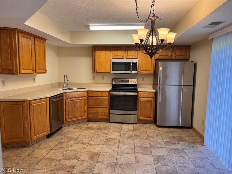 1430 Reimer, Unit C, Wadsworth, OH 44281 Photo 3