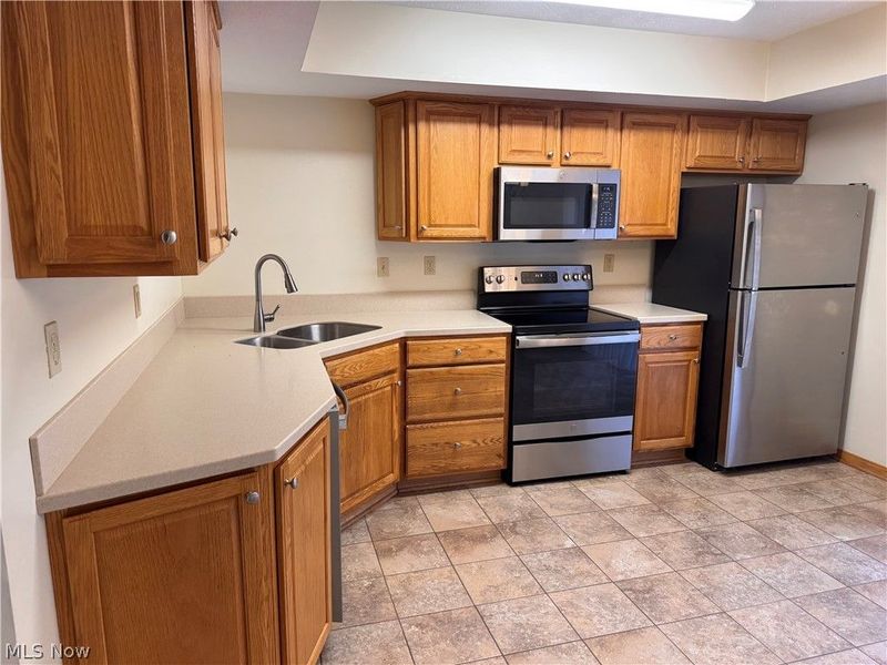 1430 Reimer, Unit C, Wadsworth, OH 44281 Photo 5