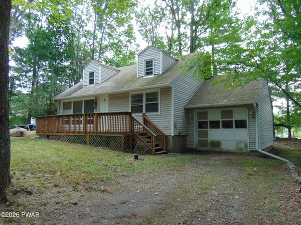 8 1st Road, Hawley, PA 18428