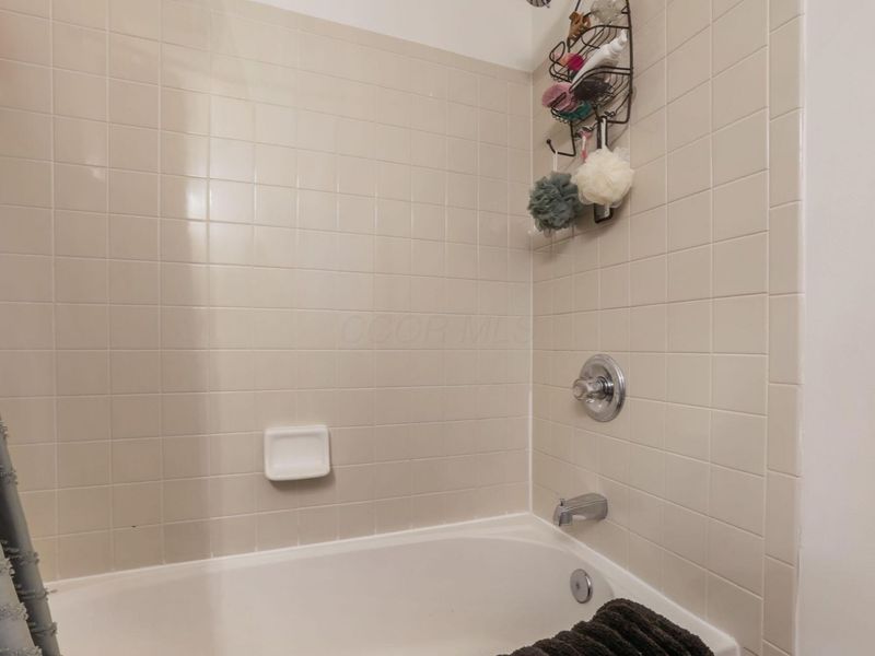 1620 Covina Drive, Columbus, OH 43228 Photo 18