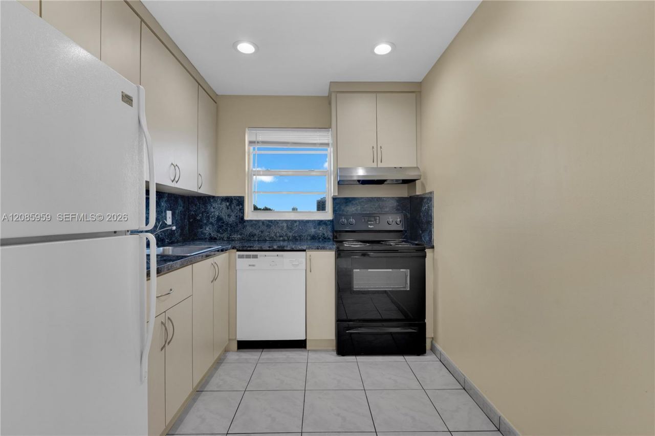 7150 Indian Creek Dr, Unit 505, Miami Beach, FL 33141 Photo