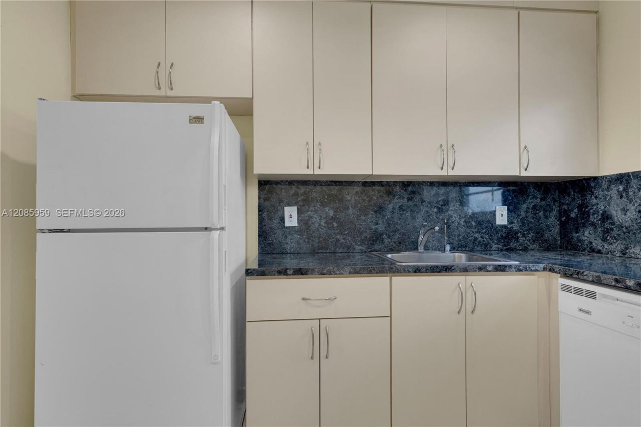 7150 Indian Creek Dr, Unit 505, Miami Beach, FL 33141 Photo