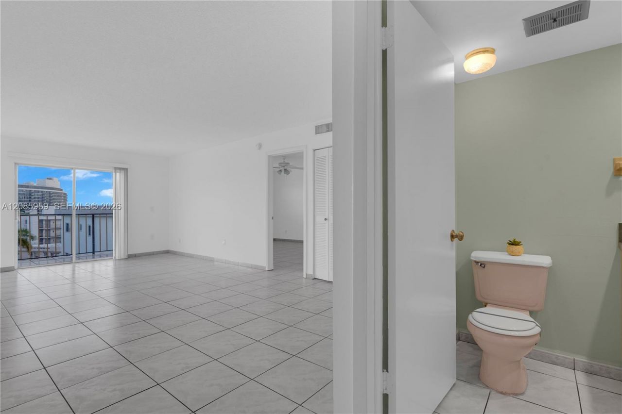 7150 Indian Creek Dr, Unit 505, Miami Beach, FL 33141 Photo