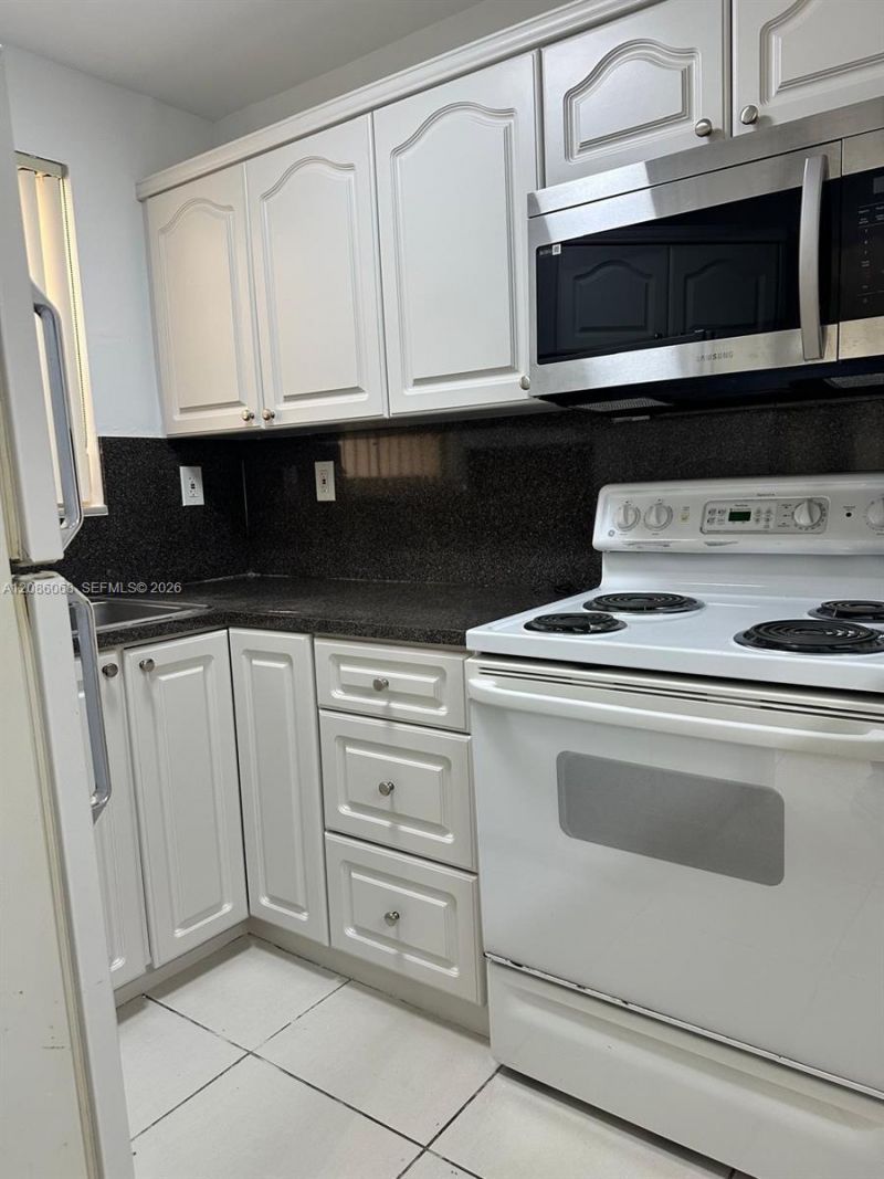 8810 Fontainebleau Blvd, Unit 214, Miami, FL 33172 Photo