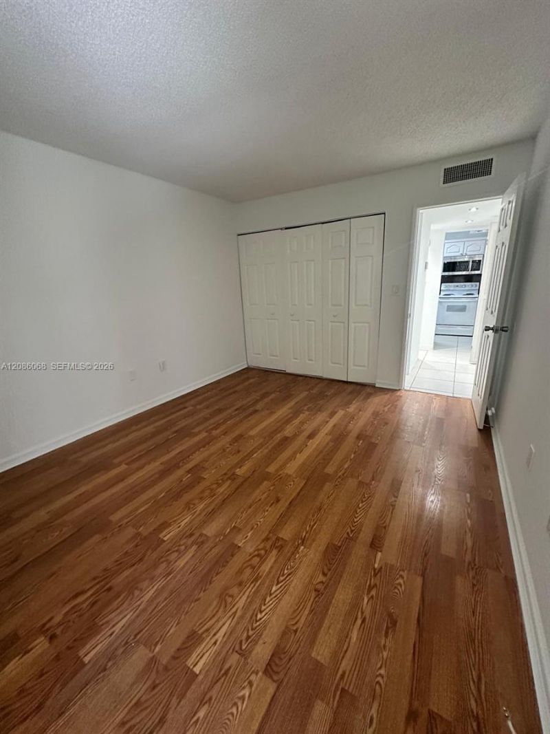 8810 Fontainebleau Blvd, Unit 214, Miami, FL 33172 Photo