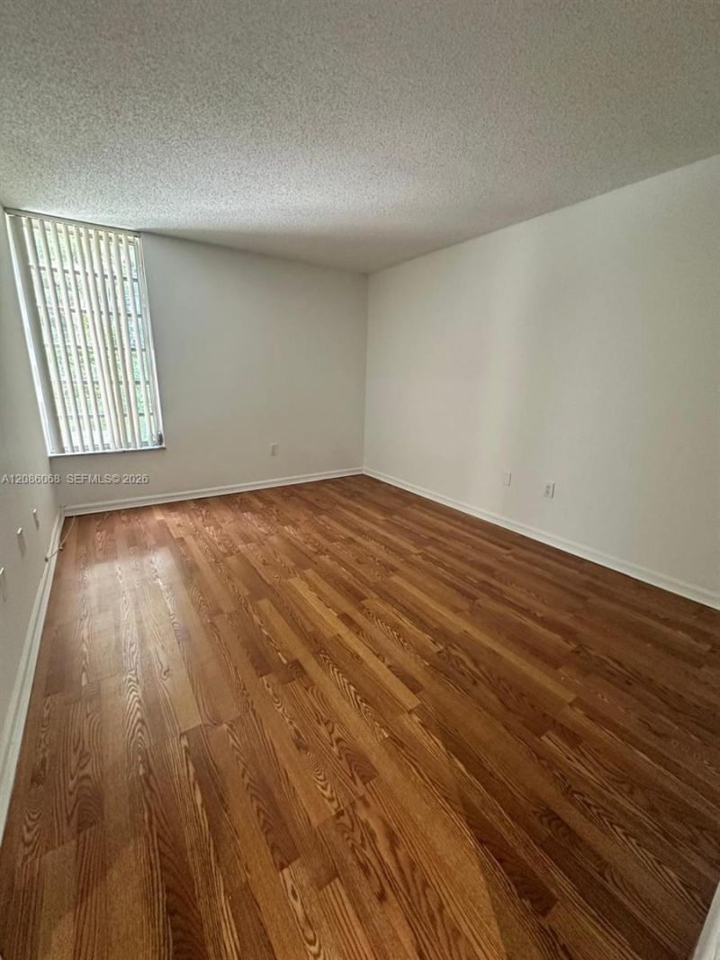 8810 Fontainebleau Blvd, Unit 214, Miami, FL 33172 Photo
