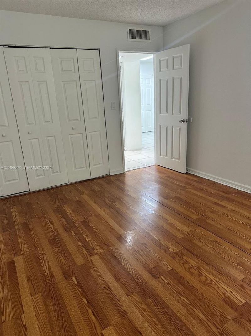 8810 Fontainebleau Blvd, Unit 214, Miami, FL 33172 Photo