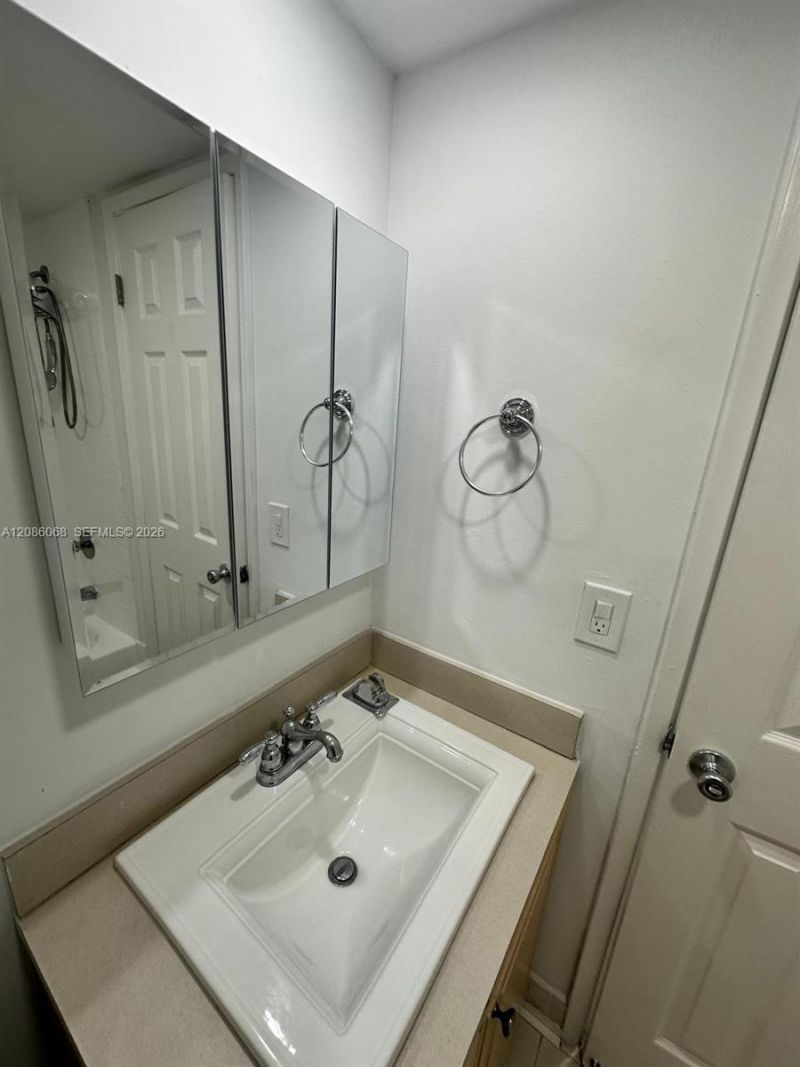 8810 Fontainebleau Blvd, Unit 214, Miami, FL 33172 Photo