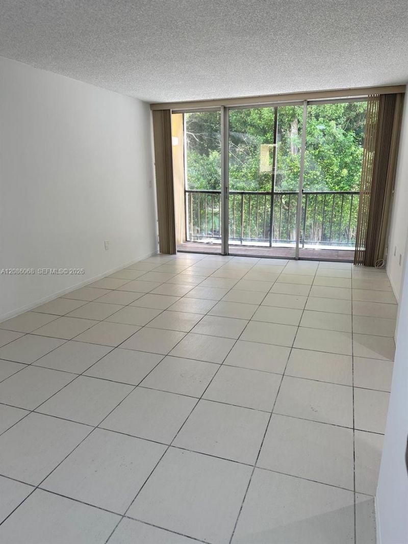 8810 Fontainebleau Blvd, Unit 214, Miami, FL 33172 Photo