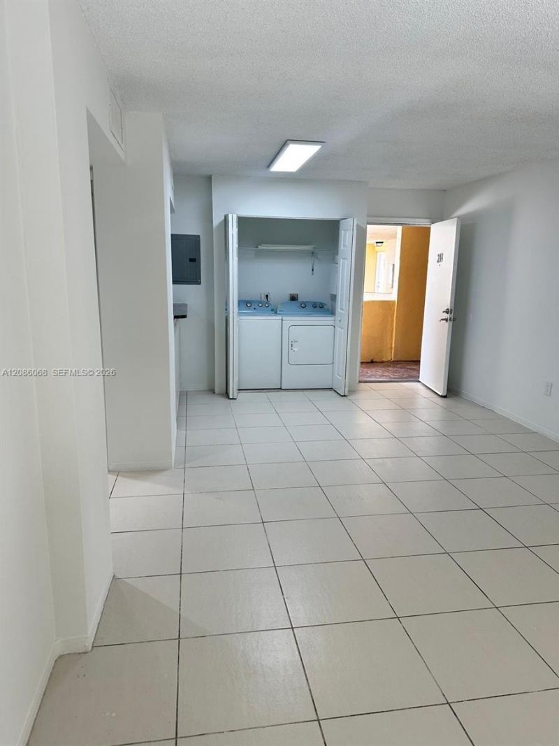 8810 Fontainebleau Blvd, Unit 214, Miami, FL 33172 Photo