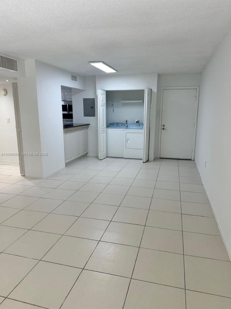 8810 Fontainebleau Blvd, Unit 214, Miami, FL 33172 Photo