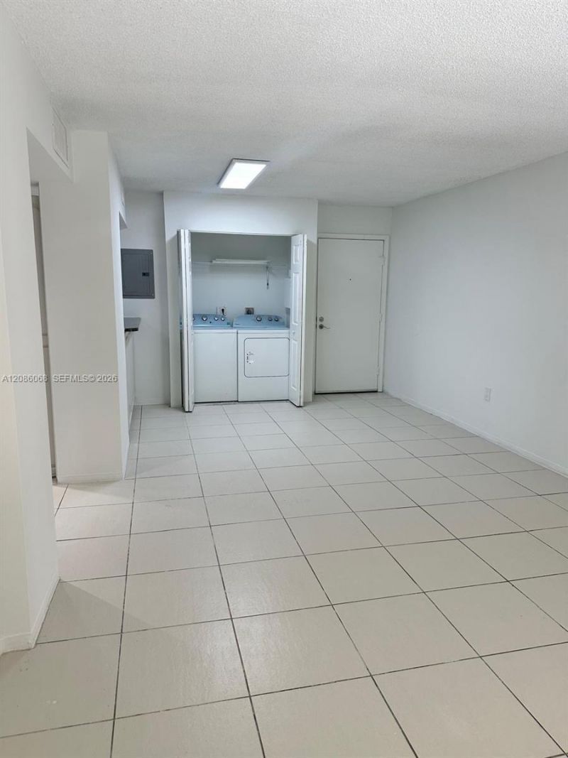 8810 Fontainebleau Blvd, Unit 214, Miami, FL 33172 Photo