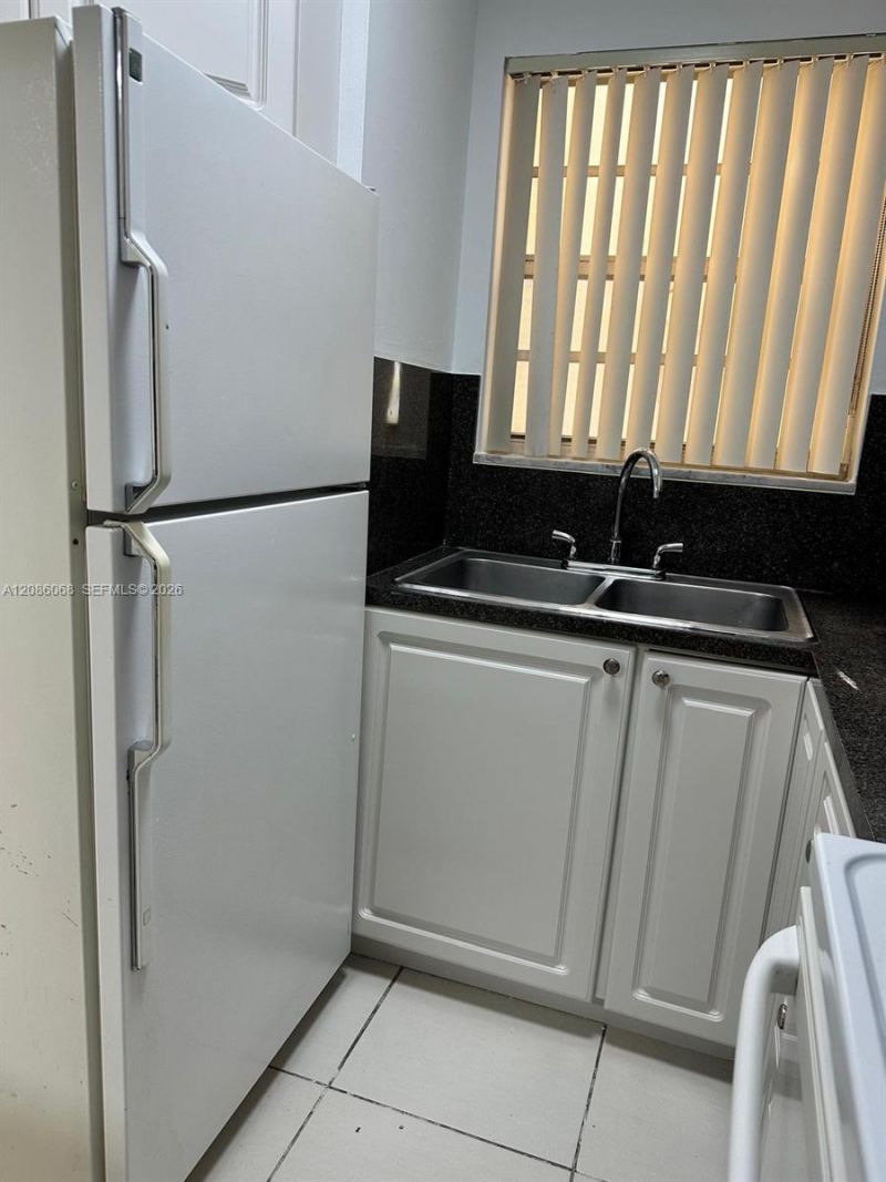 8810 Fontainebleau Blvd, Unit 214, Miami, FL 33172 Photo