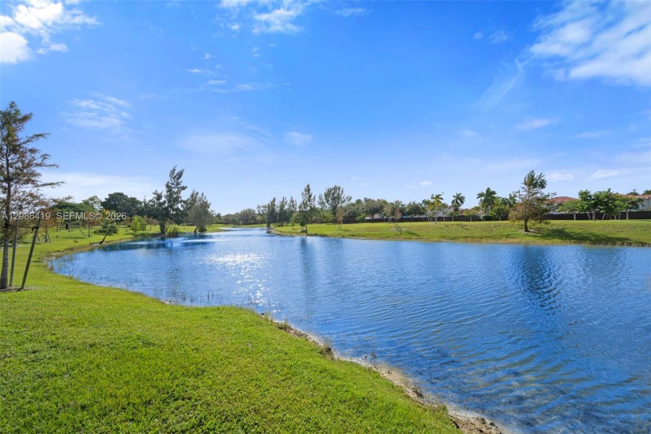 7230 NW 174th Ter, Unit 204, Hialeah, FL 33015 Photo