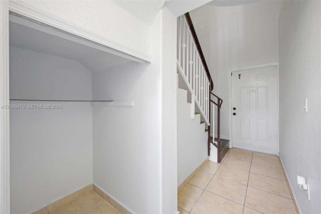7230 NW 174th Ter, Unit 204, Hialeah, FL 33015 Photo