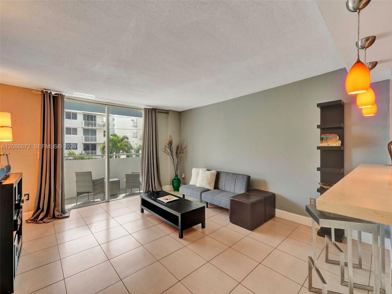 1658 Bay Rd, Unit 303, Miami Beach, FL 33139 Photo