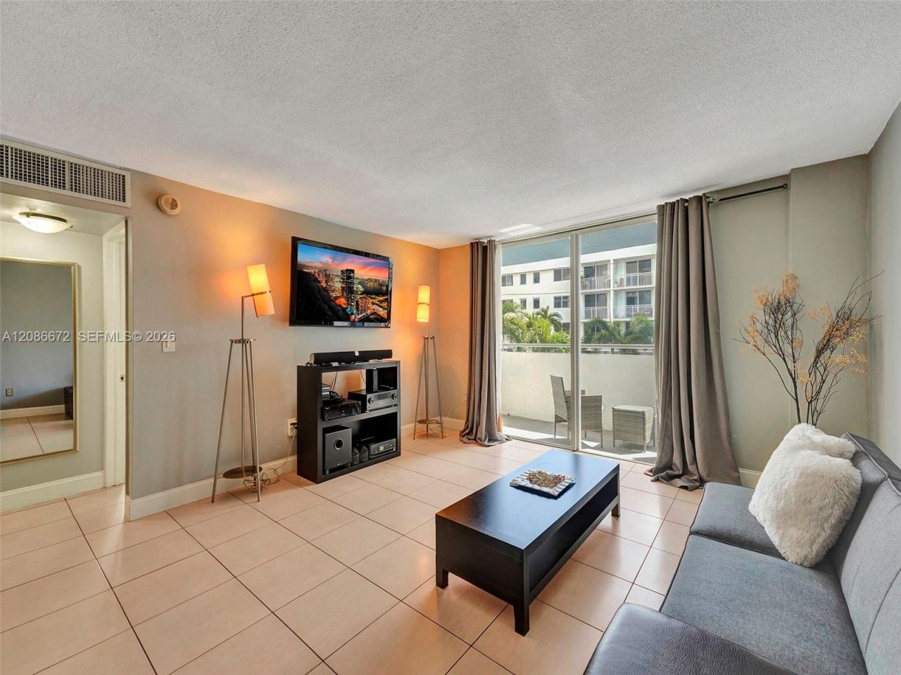 1658 Bay Rd, Unit 303, Miami Beach, FL 33139 Photo