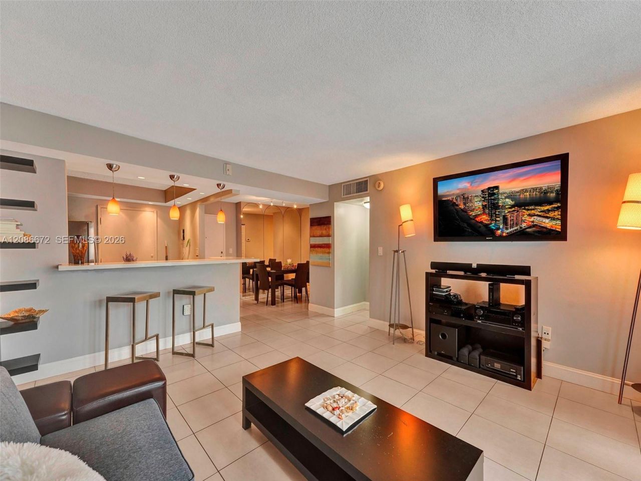 1658 Bay Rd, Unit 303, Miami Beach, FL 33139 Photo