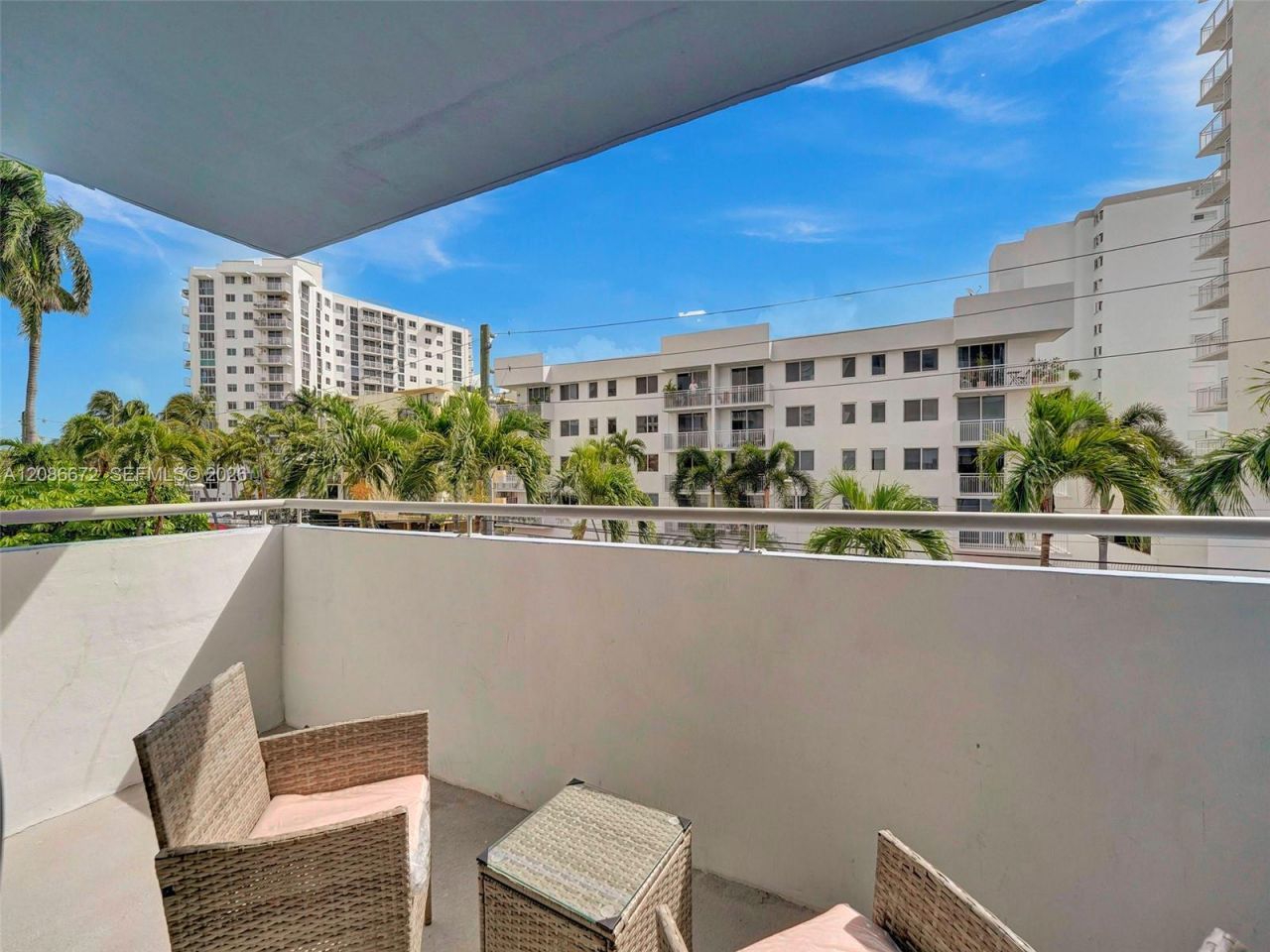 1658 Bay Rd, Unit 303, Miami Beach, FL 33139 Photo