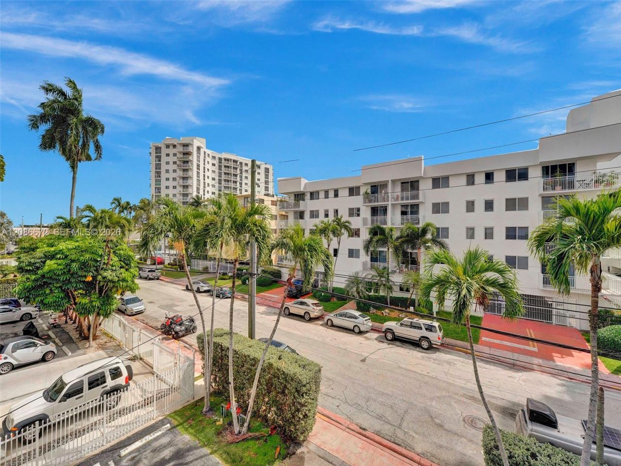 1658 Bay Rd, Unit 303, Miami Beach, FL 33139 Photo