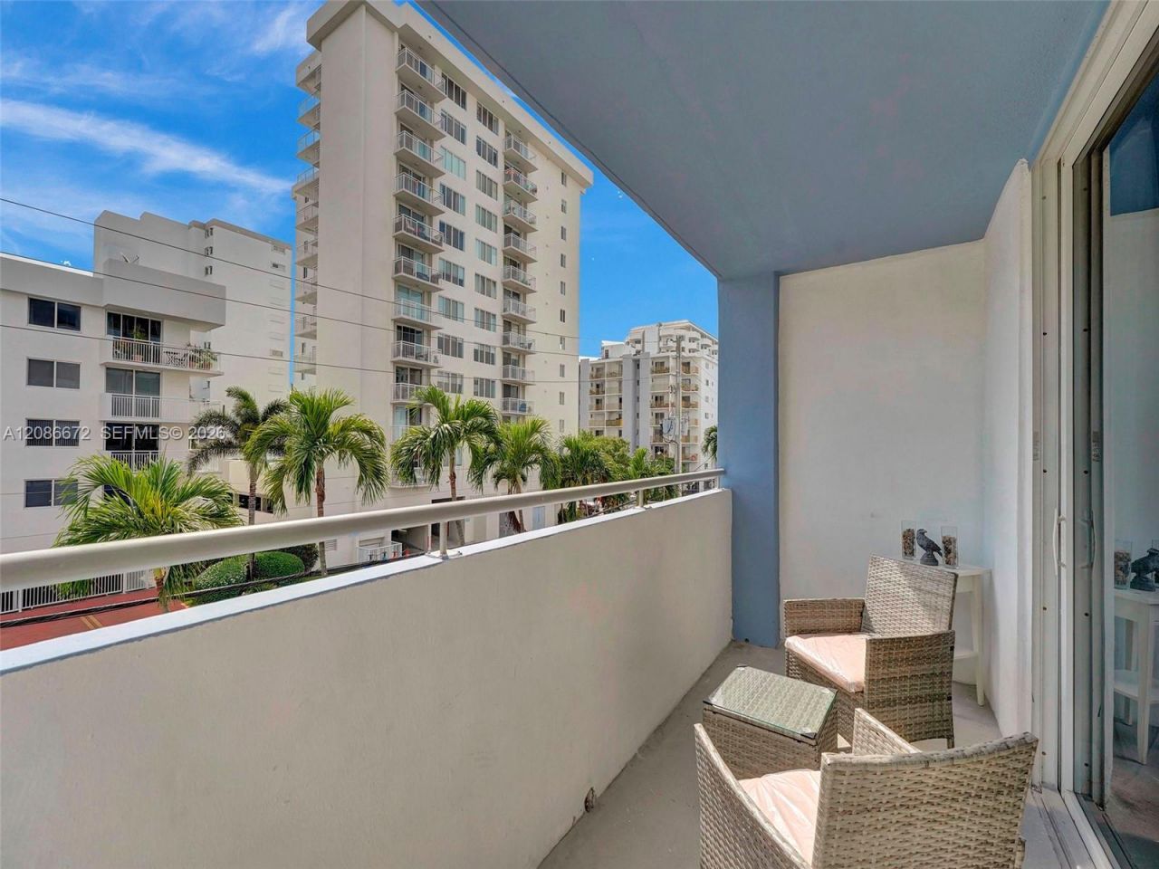1658 Bay Rd, Unit 303, Miami Beach, FL 33139 Photo