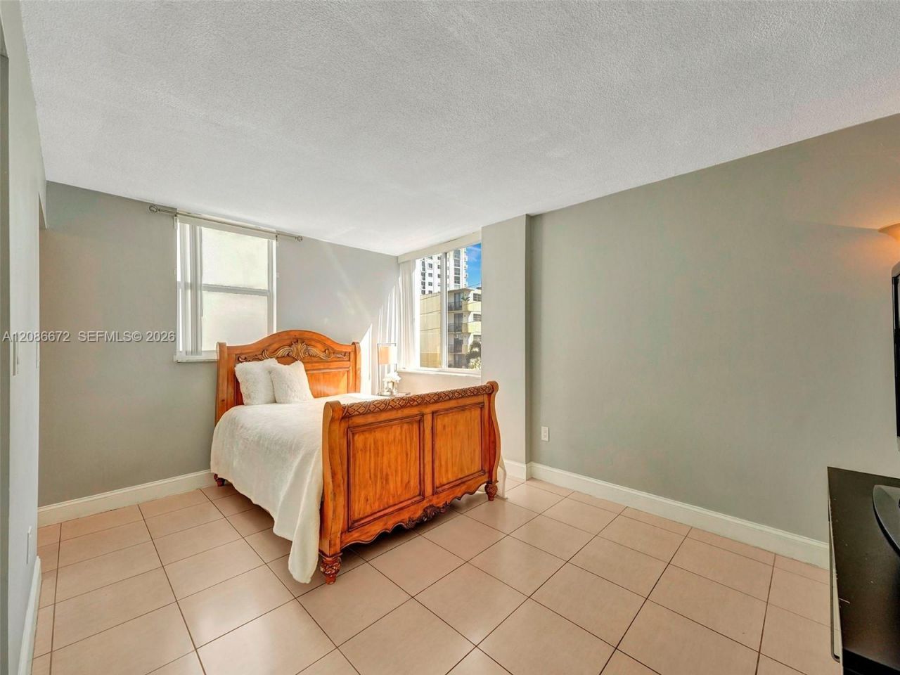 1658 Bay Rd, Unit 303, Miami Beach, FL 33139 Photo