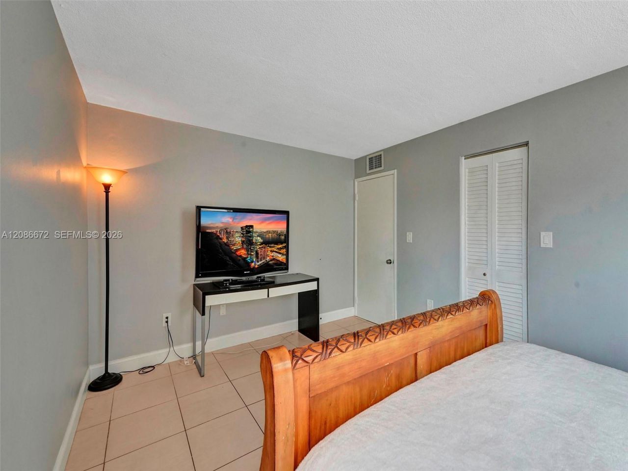 1658 Bay Rd, Unit 303, Miami Beach, FL 33139 Photo
