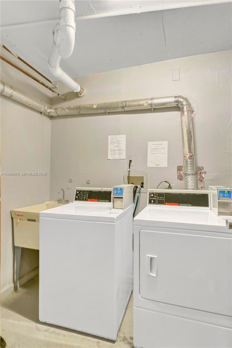 1658 Bay Rd, Unit 303, Miami Beach, FL 33139 Photo