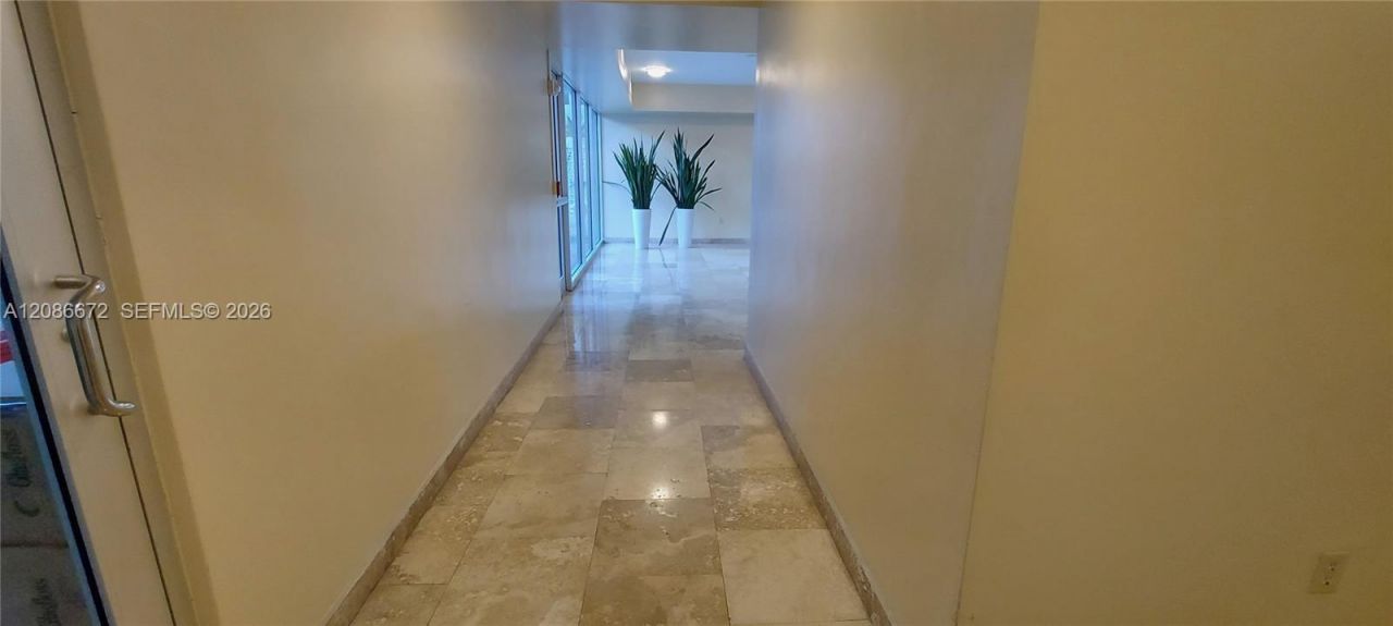 1658 Bay Rd, Unit 303, Miami Beach, FL 33139 Photo