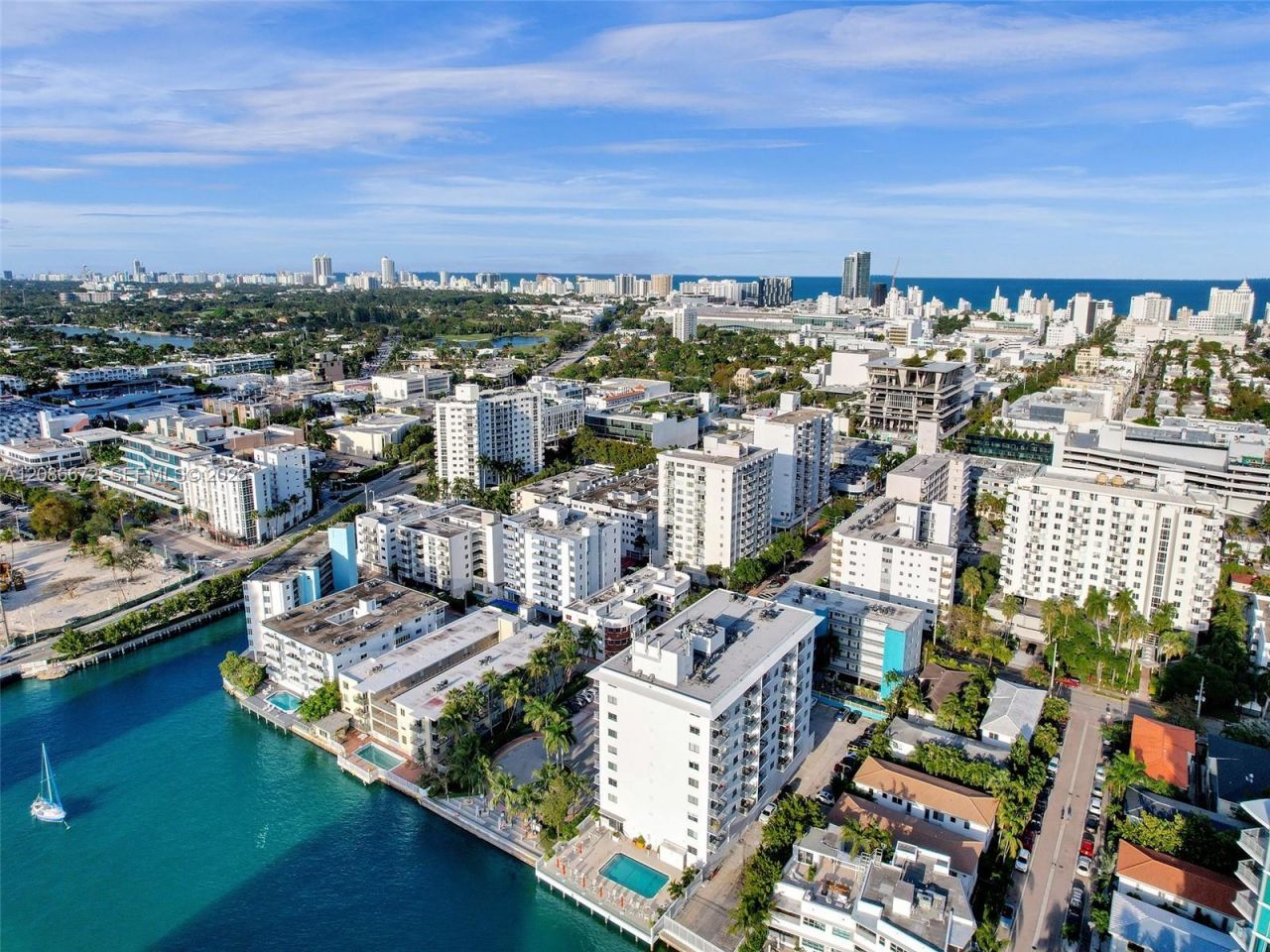 1658 Bay Rd, Unit 303, Miami Beach, FL 33139 Photo