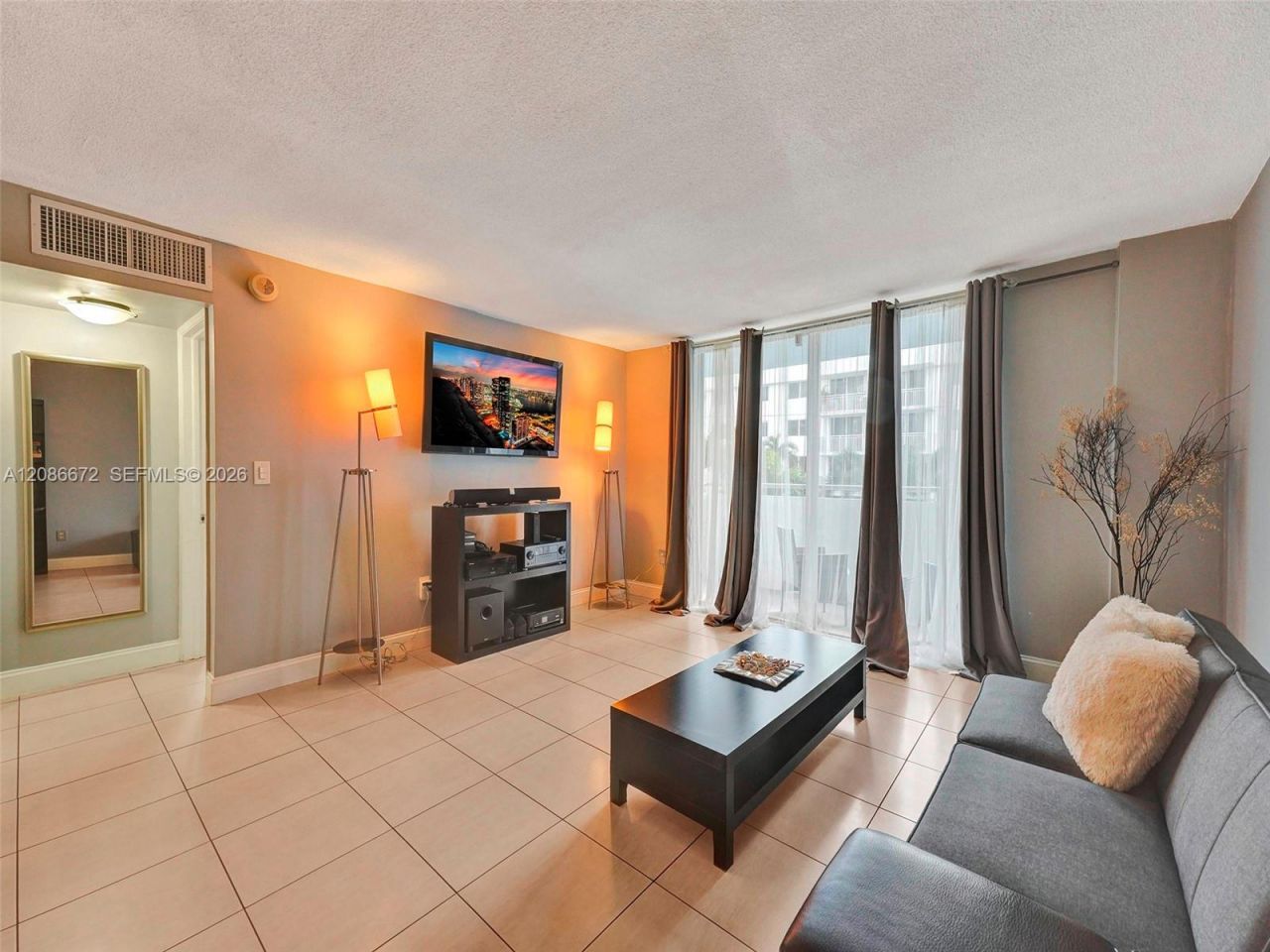 1658 Bay Rd, Unit 303, Miami Beach, FL 33139 Photo