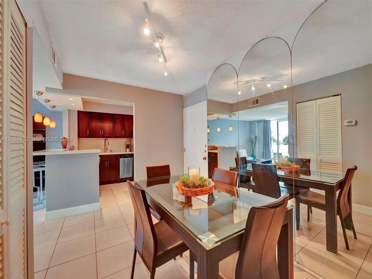 1658 Bay Rd, Unit 303, Miami Beach, FL 33139 Photo
