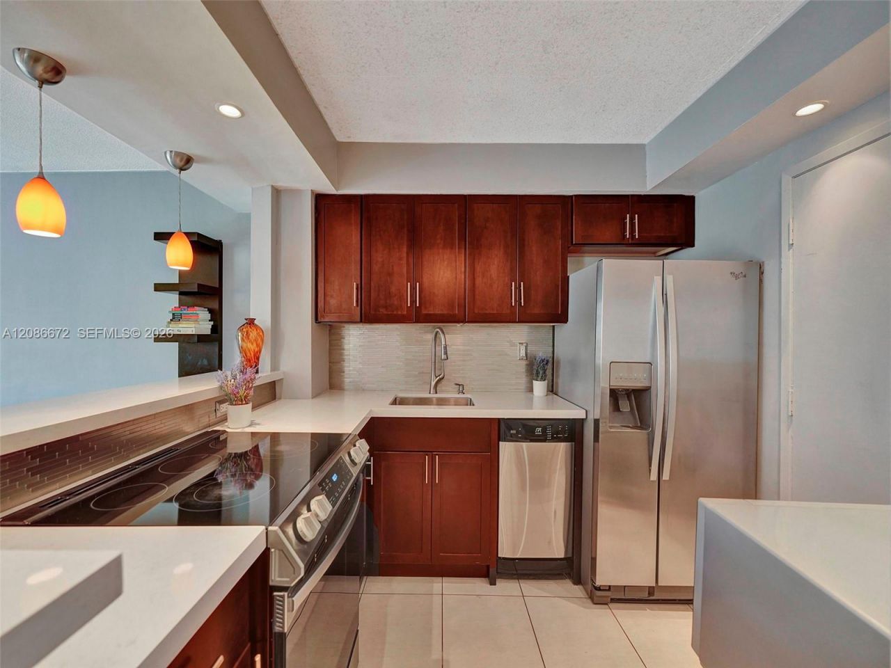 1658 Bay Rd, Unit 303, Miami Beach, FL 33139 Photo