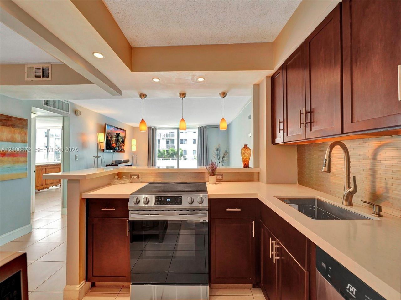 1658 Bay Rd, Unit 303, Miami Beach, FL 33139 Photo